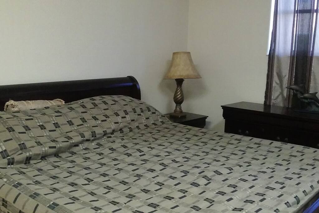 Comfy king size bed