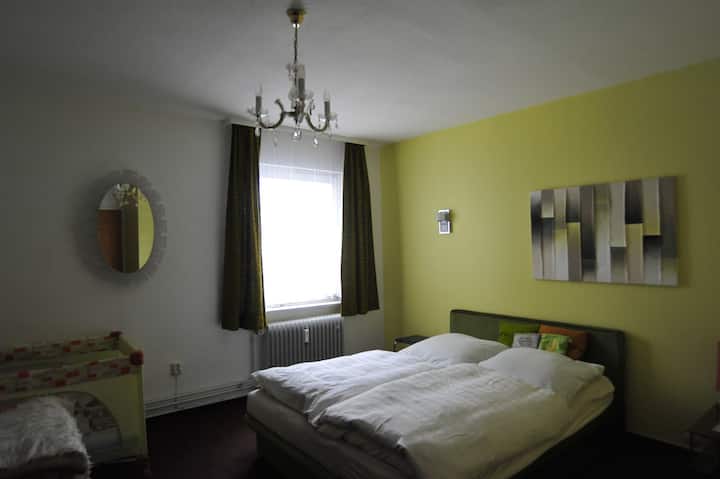 Sovrum 1 till den främre gården