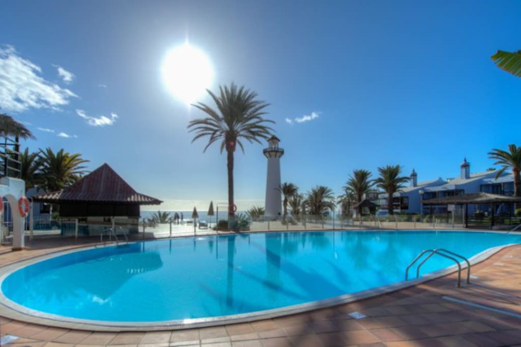 Protected swimming pool for children