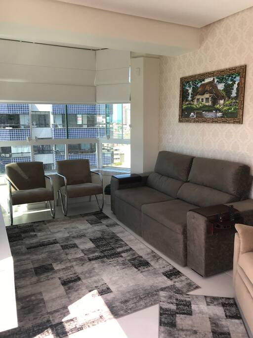 Sala de estar com poltronas