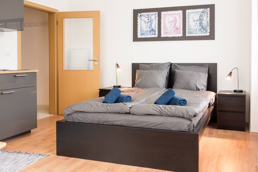 Comfortable bed, 140 cm wide