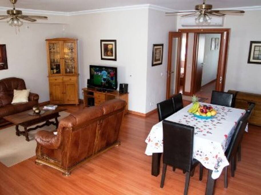 Lounge & Dining