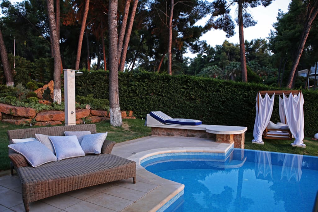 Garden & Pool