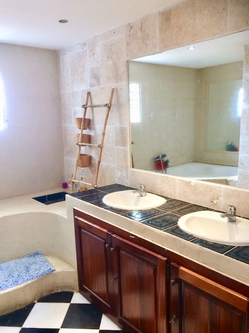 Salle de bain rez de chaussé