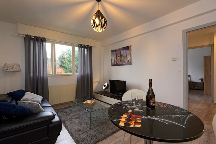★ BERNANOS ★ F2 near train station and city center