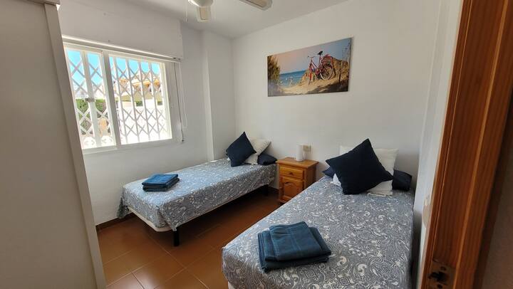 卧室3 ， 2张90张床