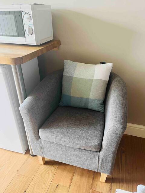 Top Airbnb: Sunset Lodge, tranquil & stunning views near Ely! in Cambridgeshire