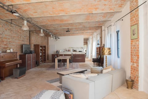 Erfolgreiche Airbnb-Immobilie: industrial Loft in Connewitz