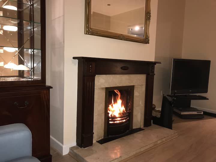 Longterm-near City, Airport,dcuniv,shops,highways - Dublin