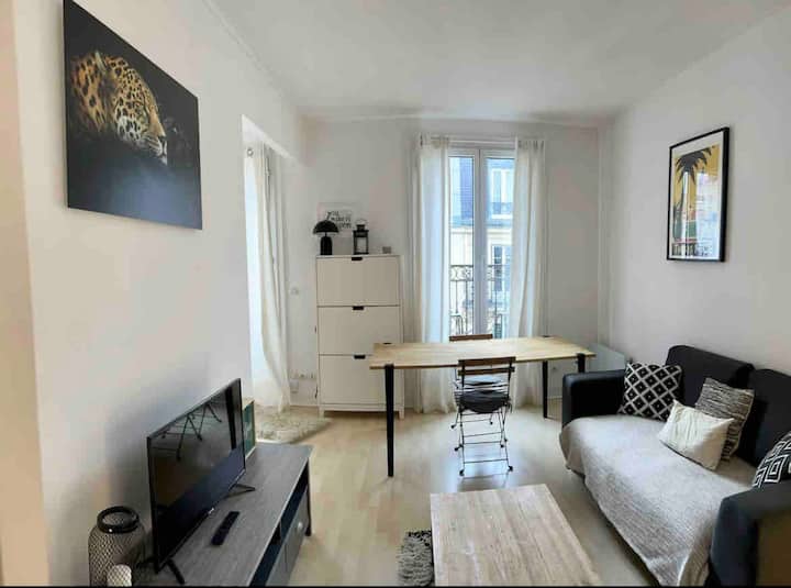 Apartment near Arc de Triomphe & Champs Elysées Apartments for Rent