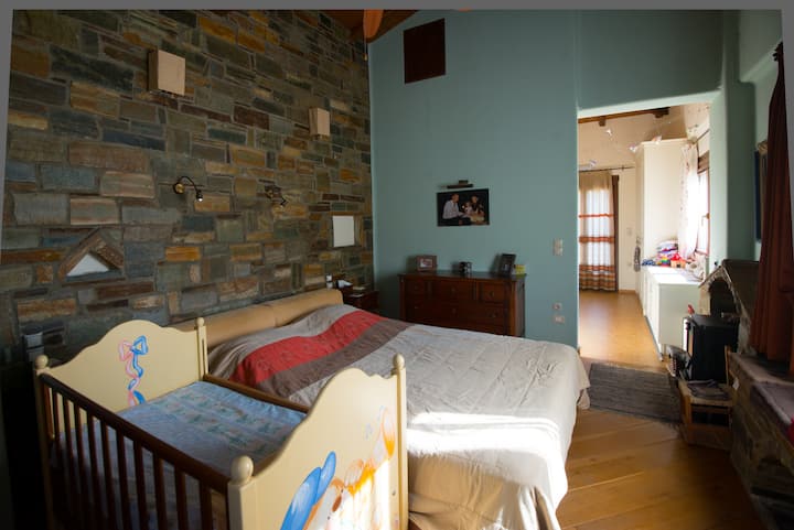 House A: 1st floor - Master bedroom