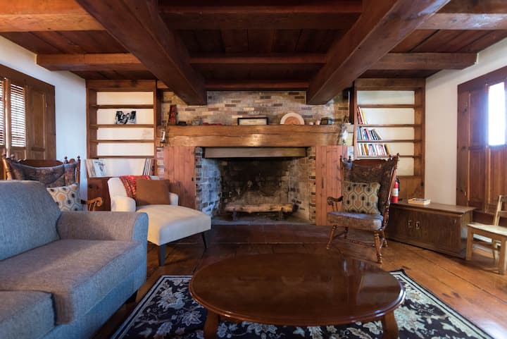 Lake Michigan Beachfront Private Estate On 3 Acres - Manitowoc, WI