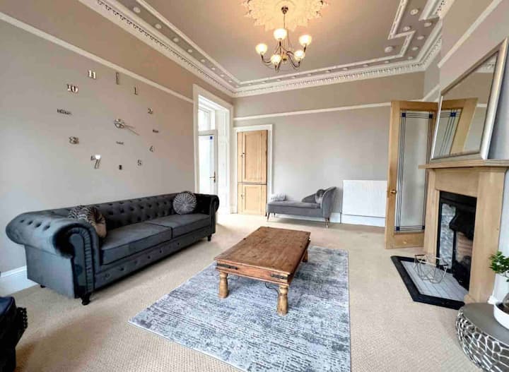 Large Holiday Villa In East Renfrewshire - Glasgow