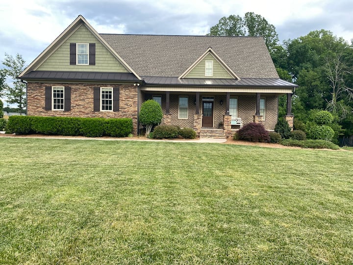 Lux Resort Style Spacious/ Families &Professionals - High Point, NC