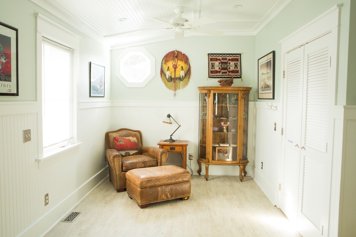 Top performing Airbnb: Historic Old Mt Pleasant Hideaway in Mount Pleasant