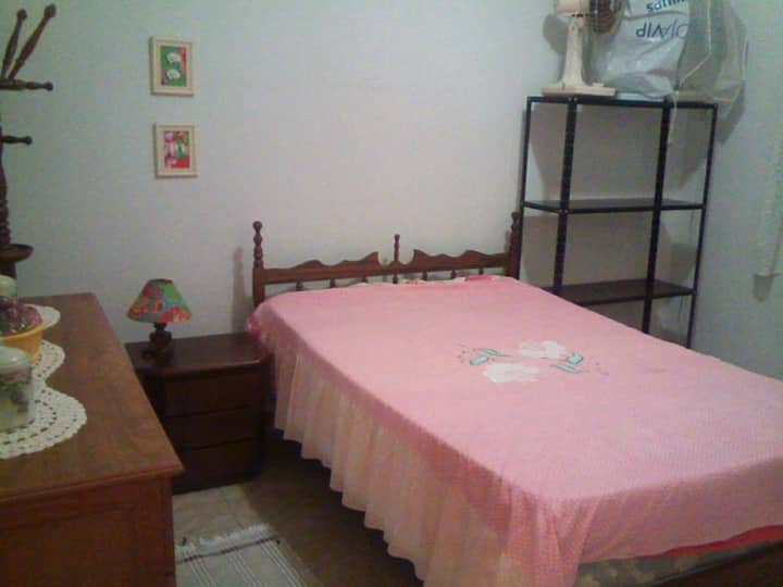 Chumba cha watu wawili 01 kitanda cha watu wawili