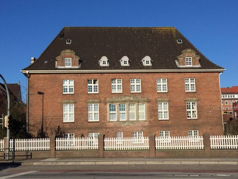 Altbau 1911, denkmalgeschützt