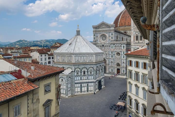 Duomo New Luxury Apartment 3 Bedrooms 3 Bathrooms