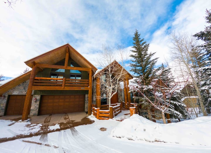 7 BR/6.5 BA Mtn Home Minutes to slopes Hot tub Houses for Rent in