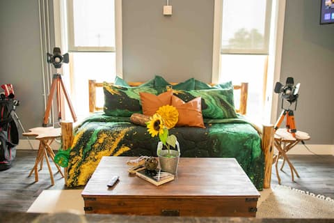 Outback Inspired 1BR Flat - Downtown Bellefontaine