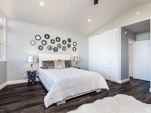 Long Term Stay. Near DTLA. Safe and Quiet. gallery image 2