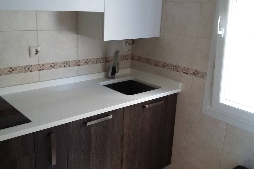 Cocina equipada con todo lo necesario.