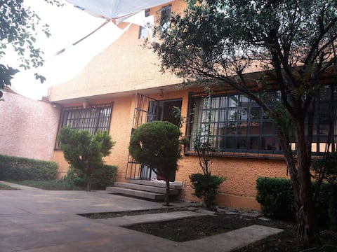 Popular Airbnb listing: Nice, comfortable apartment in the south, Tlalpan. in Calvario Camisetas