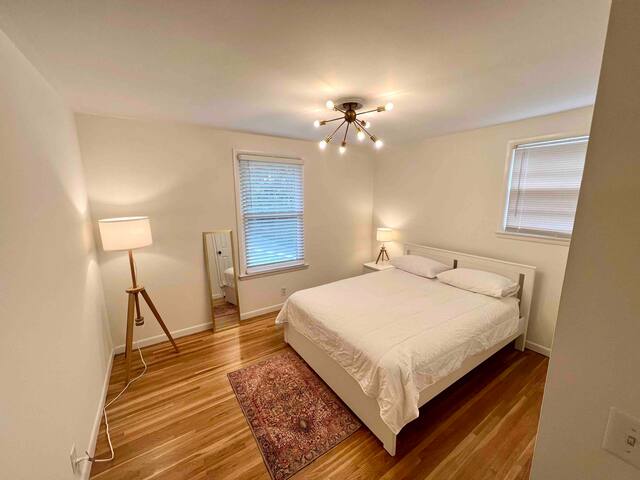 Guitar Town Getaway | Near Downtown & Airport gallery image 4