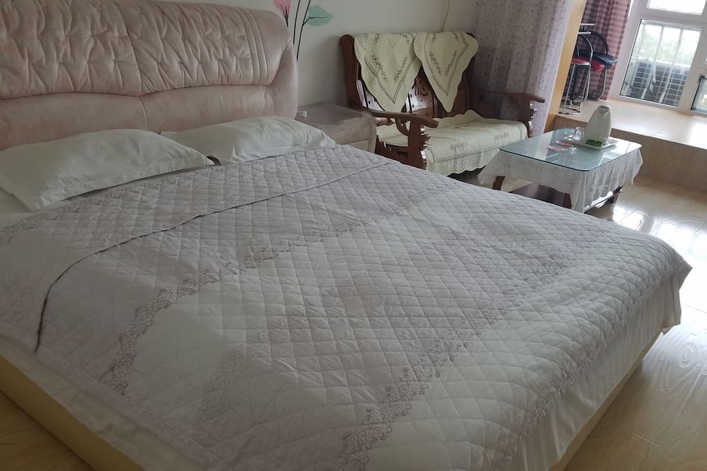 2米真皮大床