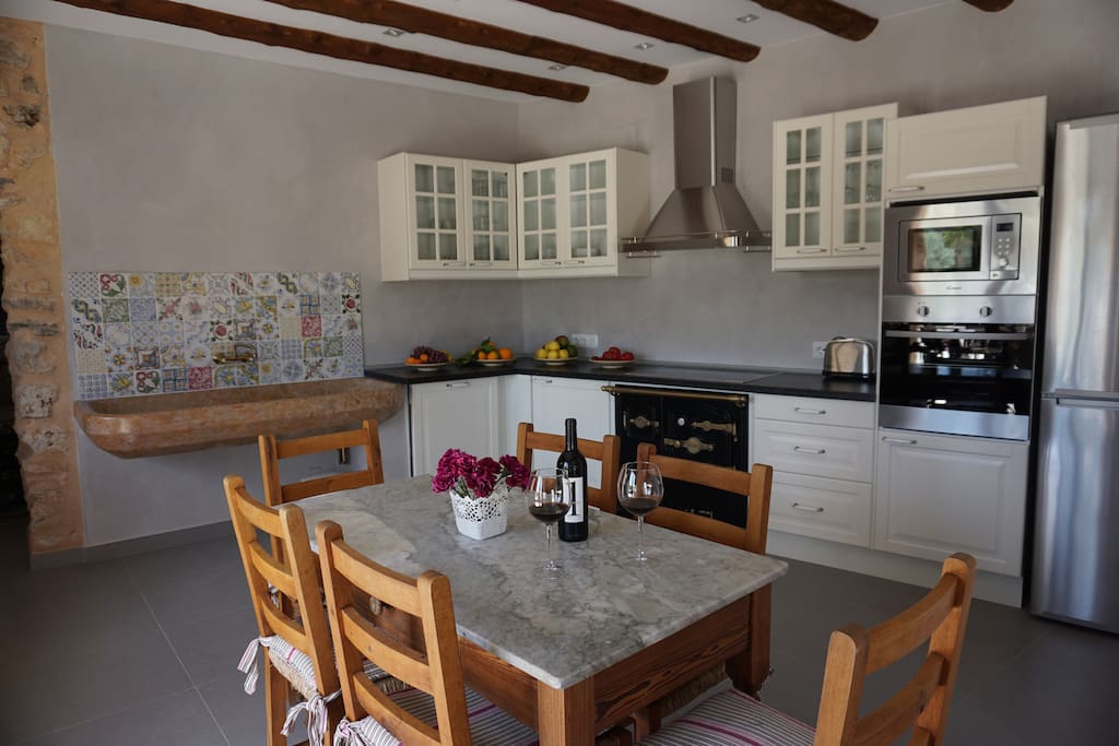 KITCHEN