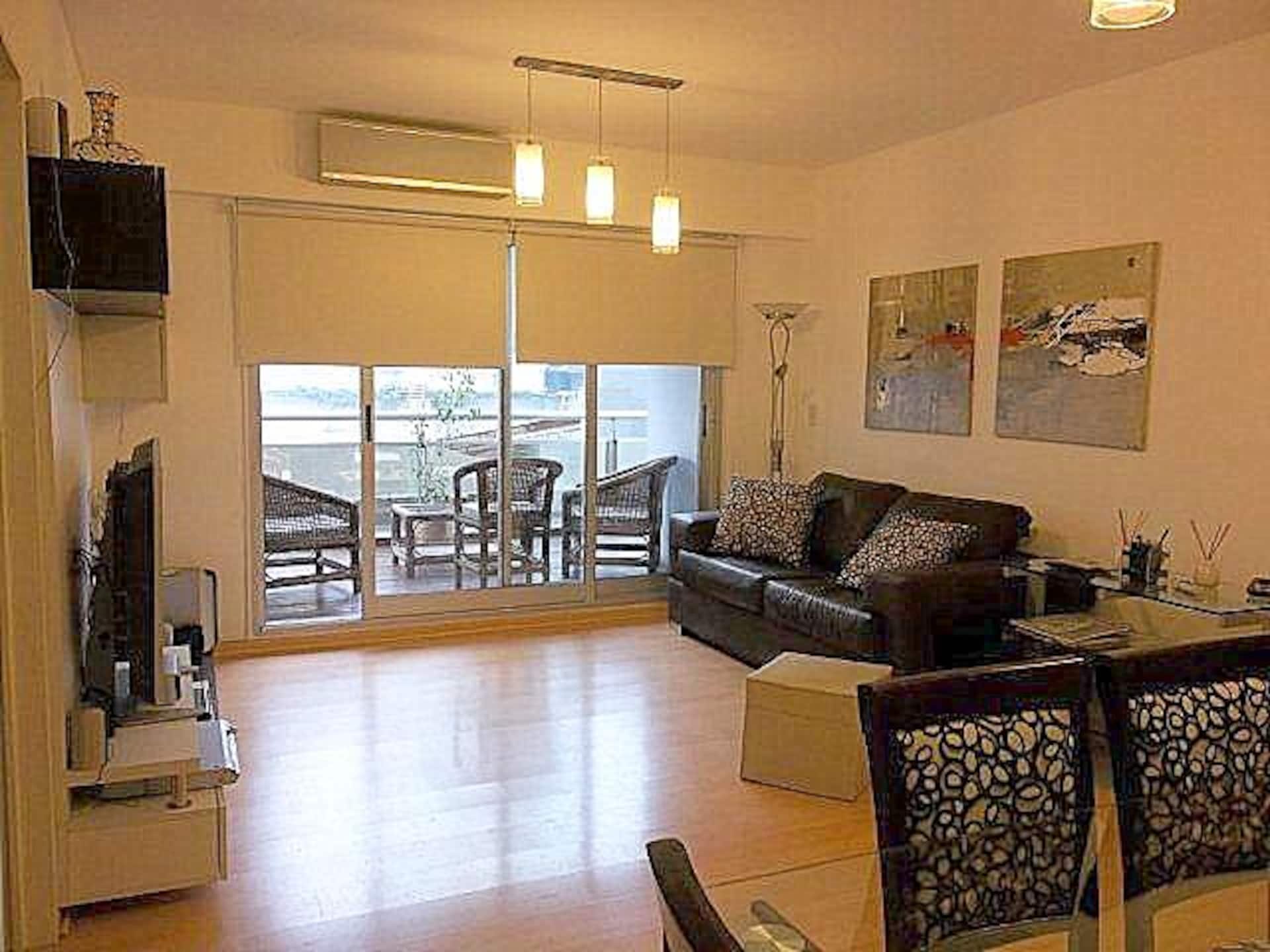Unmissable! Tza w/ pool overlooking the river, gym and sauna