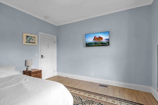 Spacious Historic 4 Bed Home by the Parks, photo 12 of 35