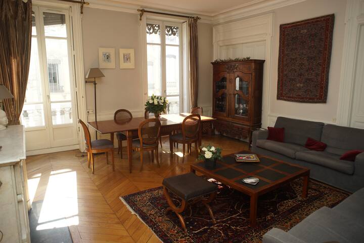 Suite Edouard Herriot, 150 m2 appartement entier gallery image 2