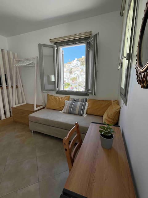 Popular Airbnb listing: Home Sweet Home Ios village in Δήμος Ιητών