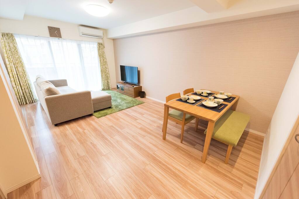 Big living room. 超大起居室!