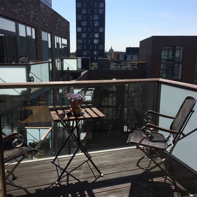 Balcony entered from the living room facing Marmorkirken