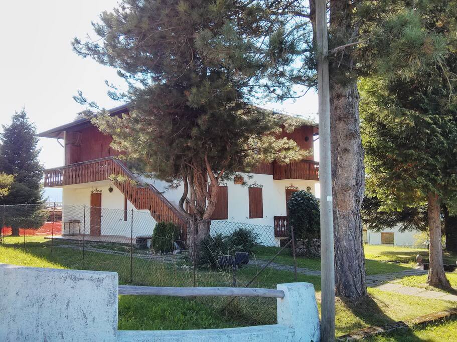 Casa vista dalla strada