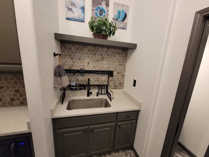Private Guest Suite Double Shower & Private Hottub - Fort Worth