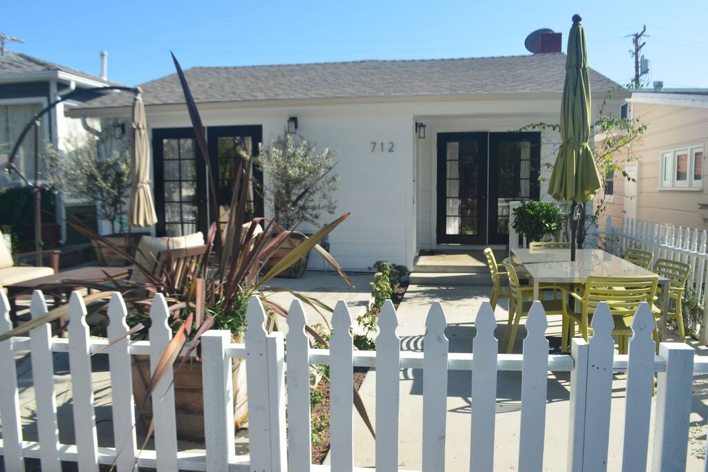Front Porch (dining area and lounge area)