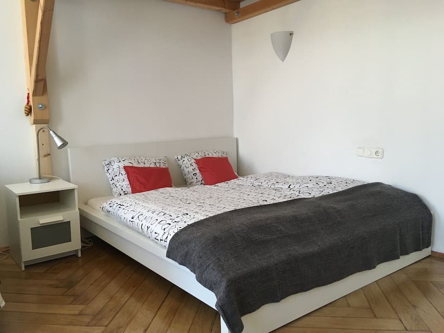 1st bed (160x200cm)