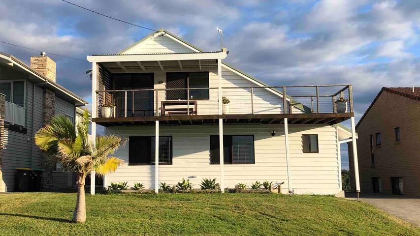 Crowdy Head Beach House gallery image 2