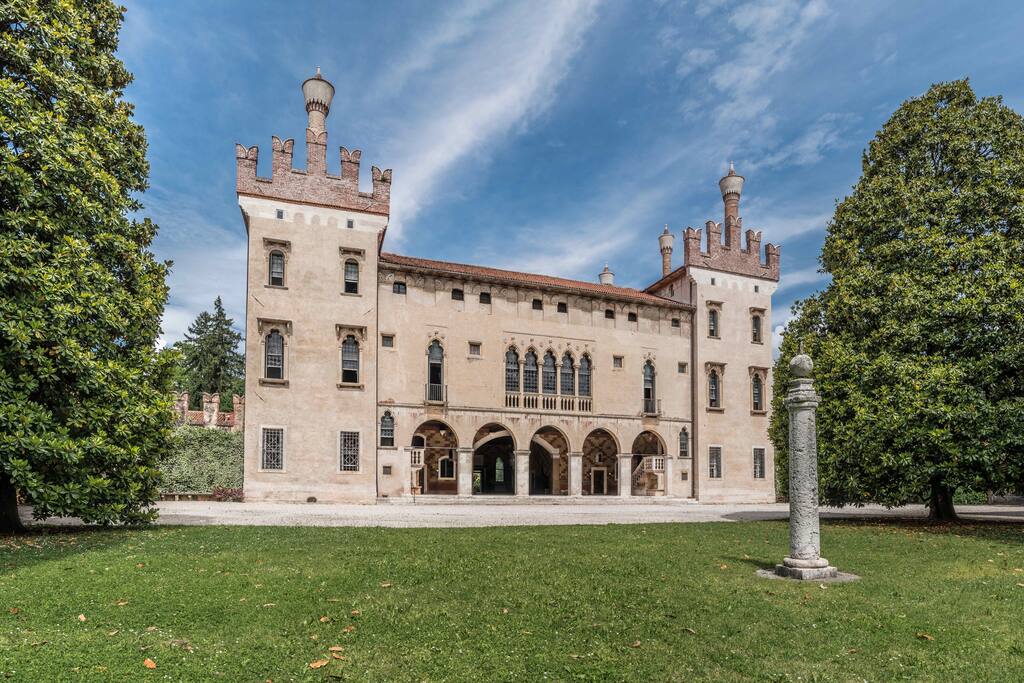 Castello di Thiene Castles for Rent in Thiene, Italy