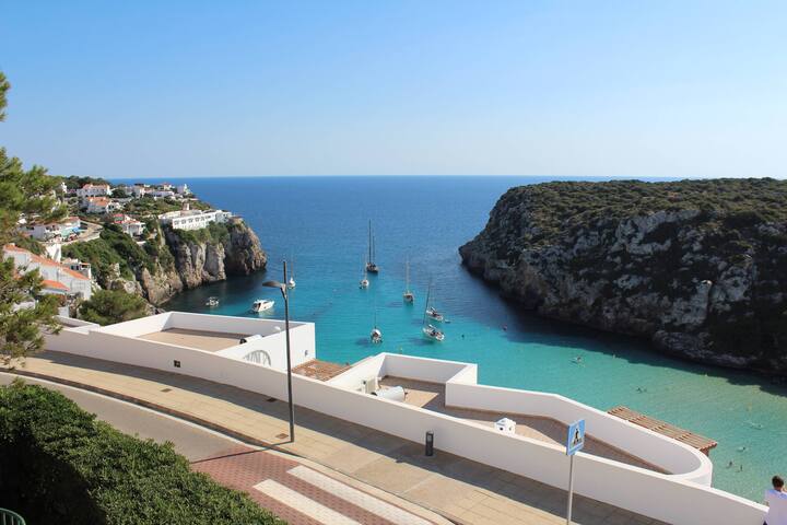 Sea views and largest private pool in Calan Porter
