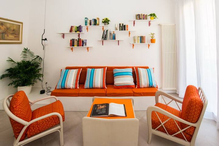 Con famiglia e amici in libertà