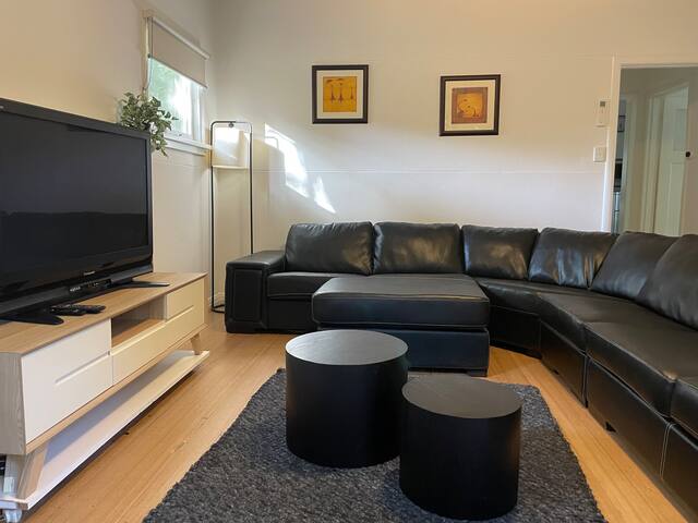 Amazing location across Rd Mount Martha STH Beach gallery image 2