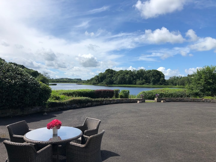 Ardhowen Bay Waterfront Apartment Guest suites for Rent in Fermanagh