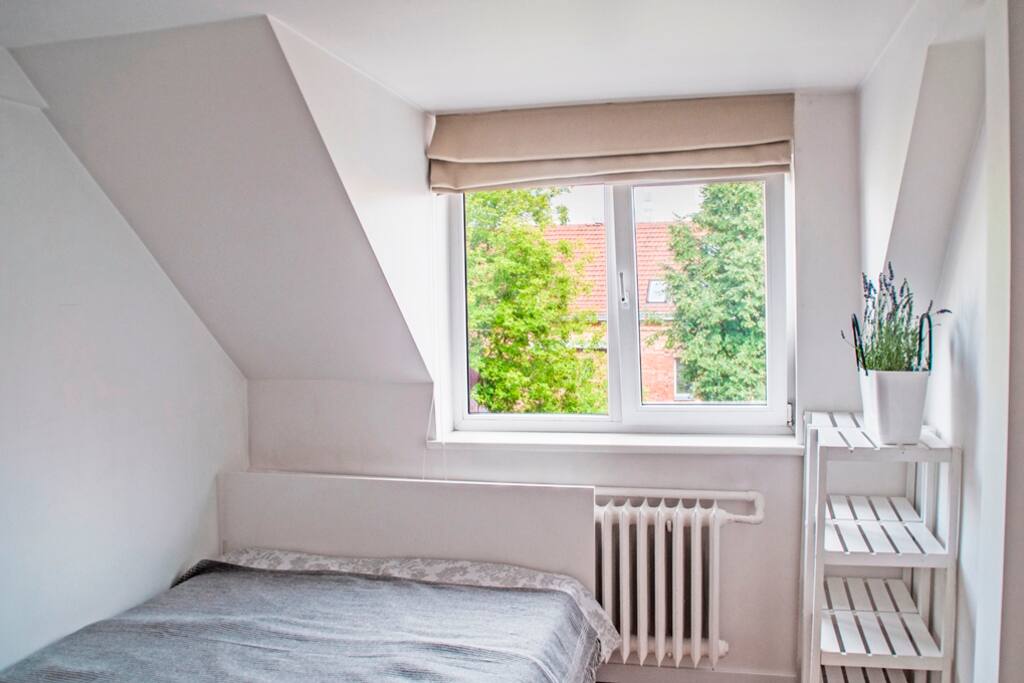 1rst bedroom