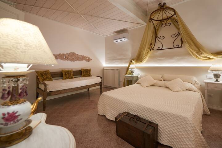 Art Suite Pandolfini gallery image 2