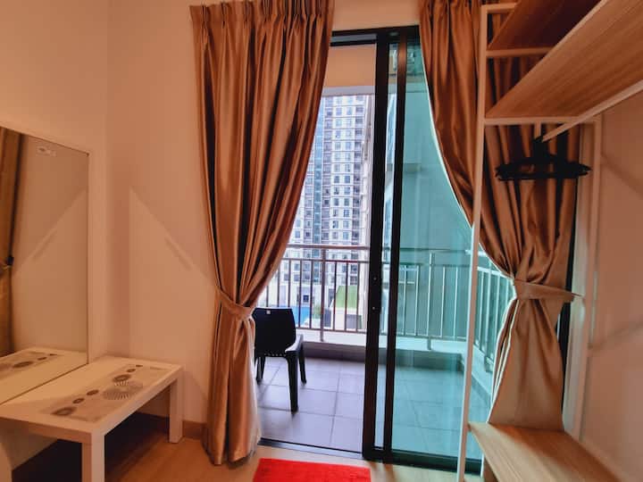 Mtazamo wa Bwawa la Kitanda Kimoja na roshani