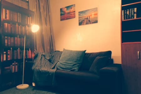 Tomi's House 1 /一樓獨戶/獨立客廳/臥房/廁所/捷運6分鐘即到/捷運東門站/永康街